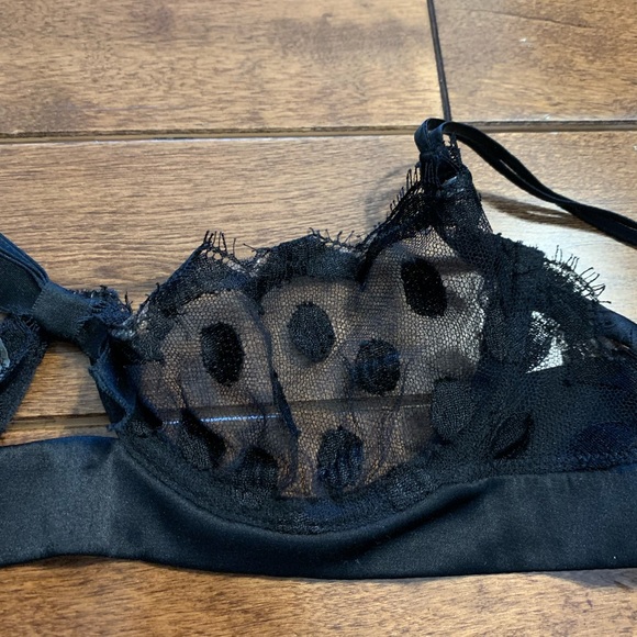 NWOT - VS Designer Collection Unlined Bra - Picture 2 of 9